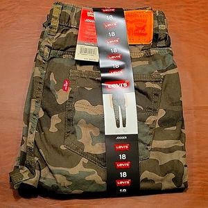 Levi's Boys' Twill Jogger- Forest Camo NWT size 18 (29 x 31)